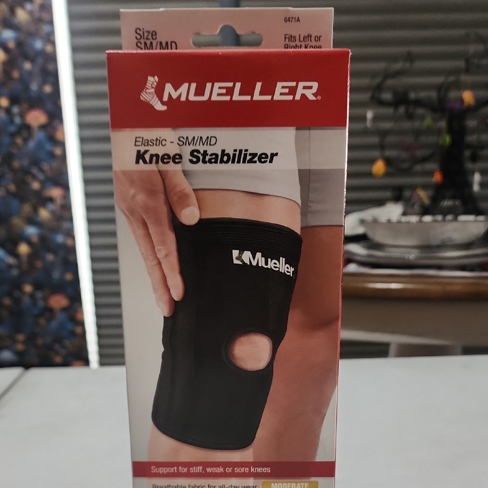Mueller Black Knee Stabilizer